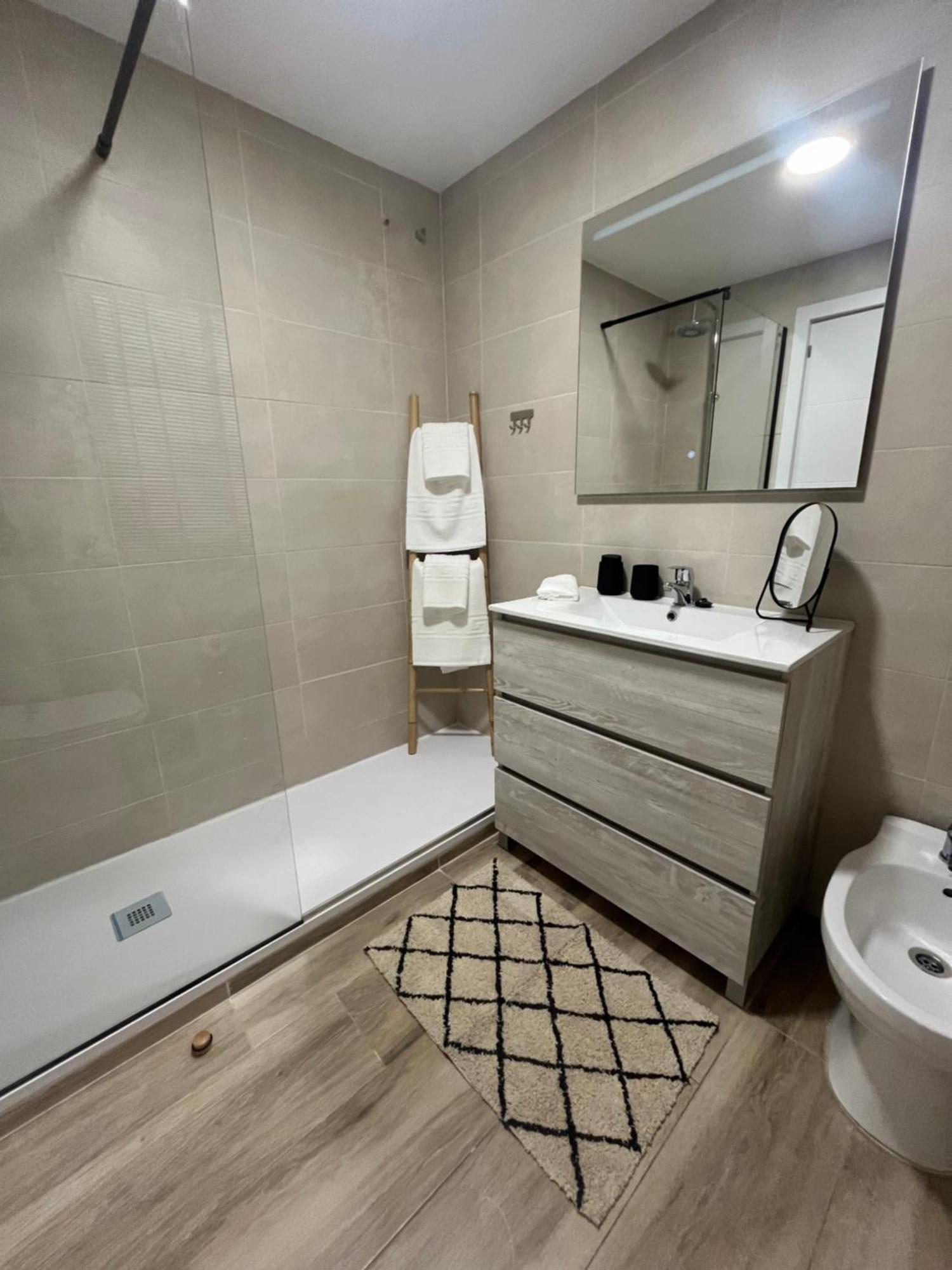 Lägenhet Rent4 Huelin *
